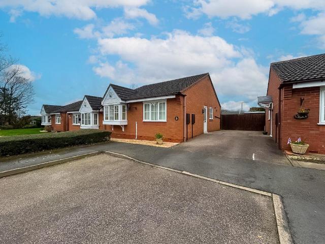 Bungalow for sale in New Invention, West Midlands