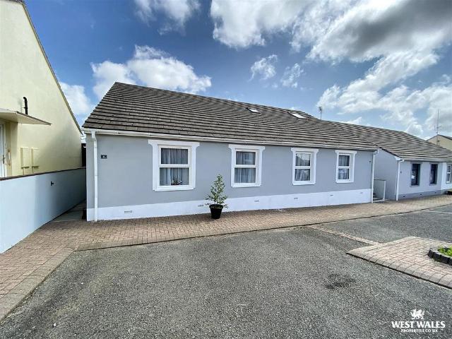 Bungalow for sale in Pembroke Dock, Wales