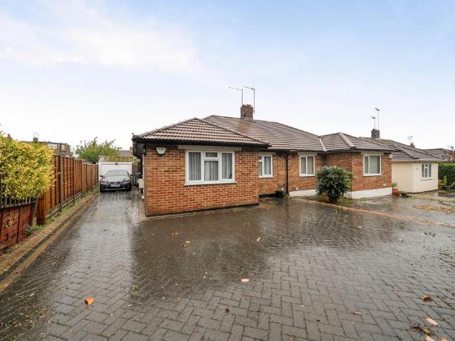 Bungalow for sale in Tubbenden, Greater London
