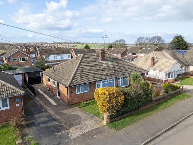 Bungalow for sale in Burrow's Bush, Wellingborough