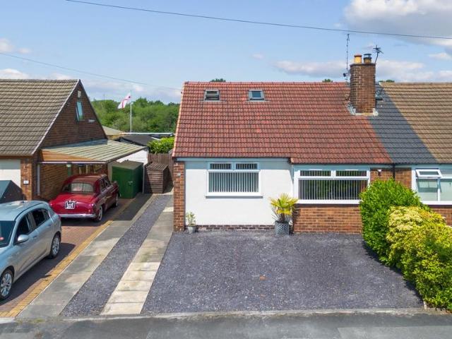 Bungalow for sale in Thelwall, Warrington