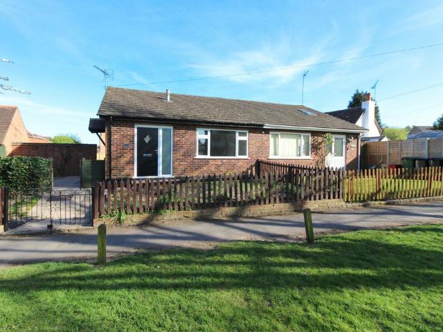 Bungalow for sale in Whitnash, Green Close