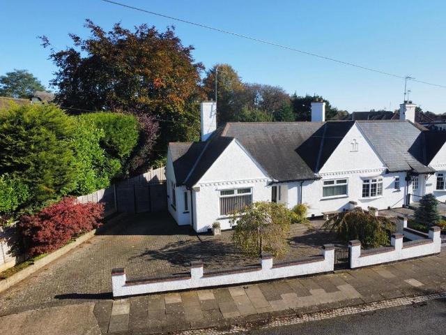 Bungalow for sale in Headlands, Northampton