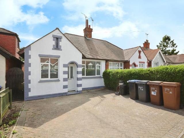Bungalow for sale in Northampton, Northamptonshire