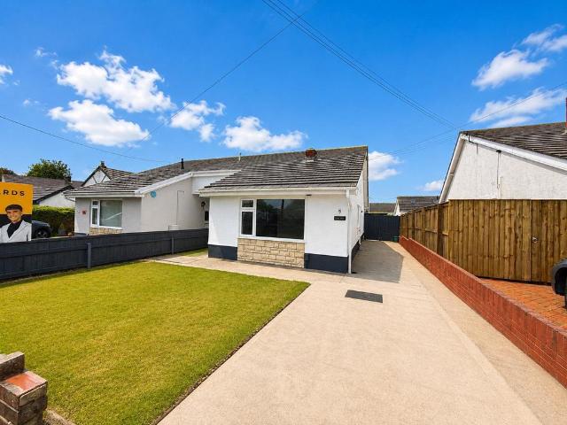 Bungalow for sale in Loughor, Wales