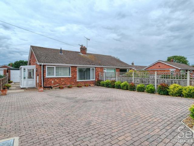 Bungalow for sale in Lingwood and Burlingham, Crostwick