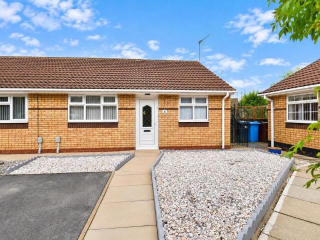 Bungalow for sale in Anlaby Park, Hull