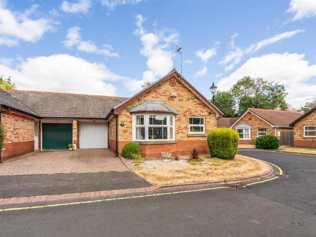 Bungalow for sale in Dorridge, West Midlands