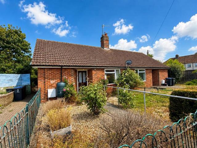 Bungalow for sale in Calne