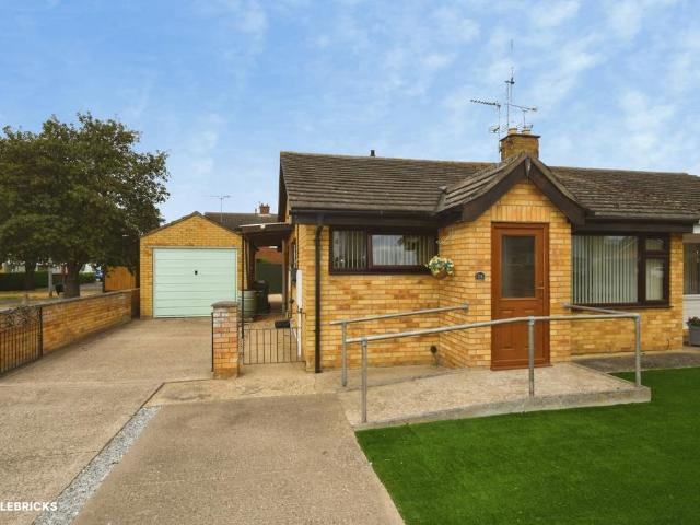 Bungalow for sale in Brayford, Lincolnshire