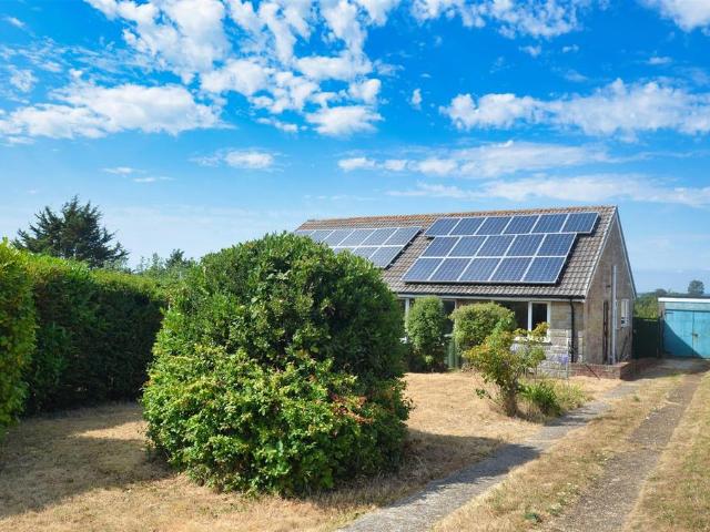 Bungalow for sale in Binstead, Ryde