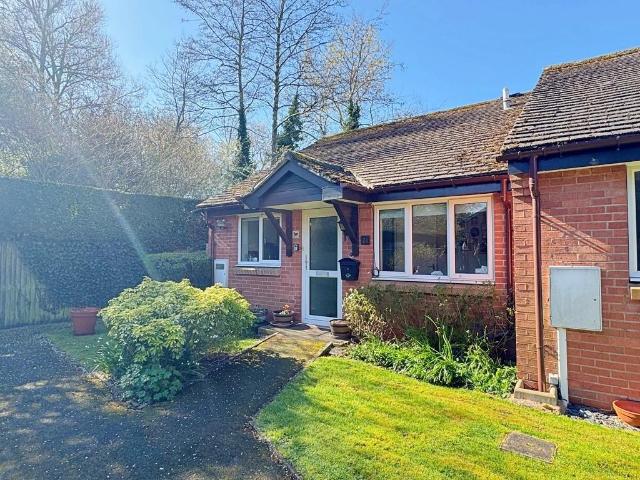 Bungalow for sale in Green Close, Warwickshire