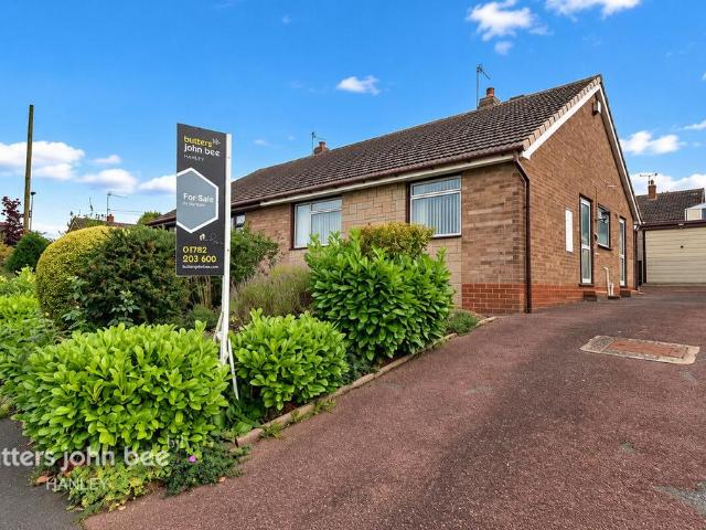 Bungalow for sale in Eaton Park, Fenton