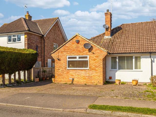 Bungalow for sale in Perryfields, West Sussex