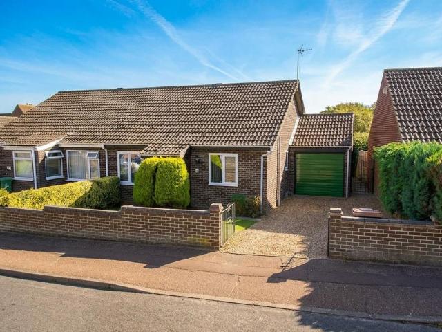 Bungalow for sale in Clover Hill, East Bank