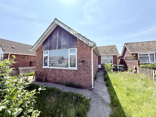 Bungalow for sale in Stokesby, Norfolk