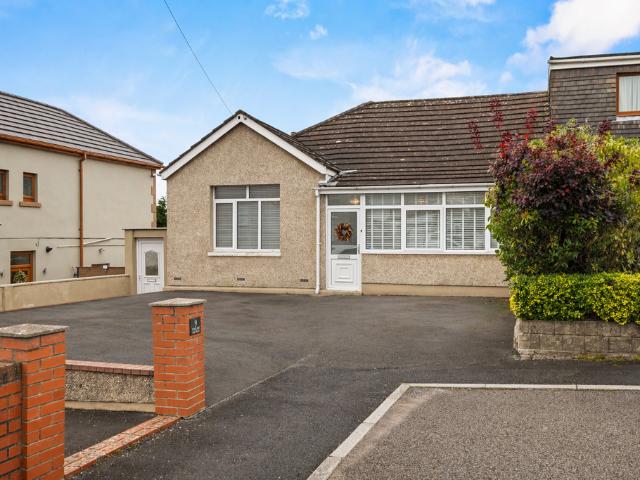 Bungalow for sale in Tyrfran, Llanelli