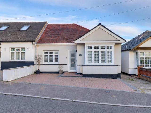 Bungalow for sale in Hadleigh, Castle Point
