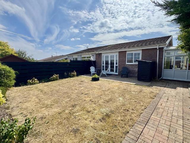 Bungalow for sale in Cyfarthfa, Wales
