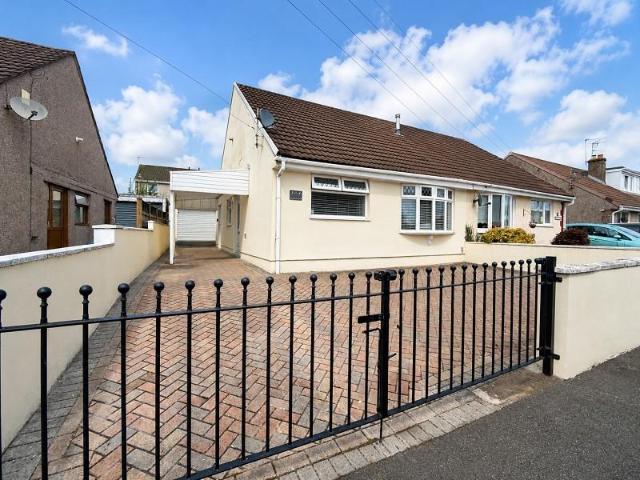 Bungalow for sale in Llantrisant, Beddau