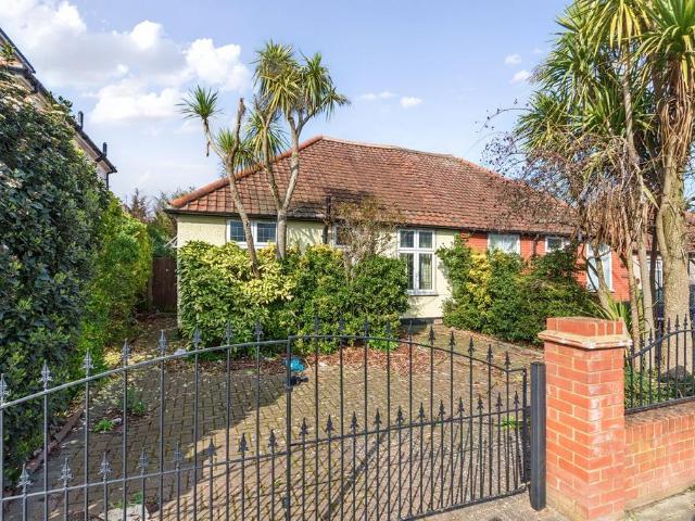 Bungalow for sale in Avery Hill, Greater London