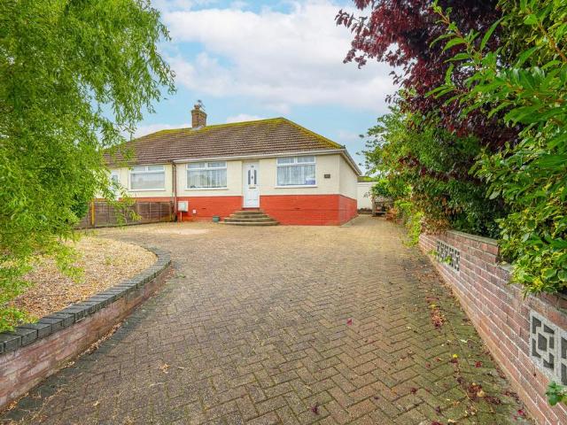 Bungalow for sale in Stokesby, Norfolk