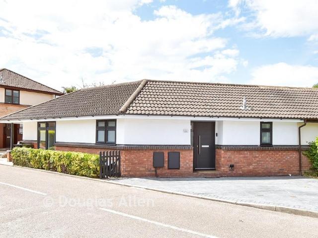 Bungalow for sale in Langdon Hills, Essex