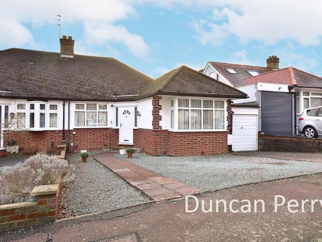 Bungalow for sale in Potters Bar, Hertfordshire