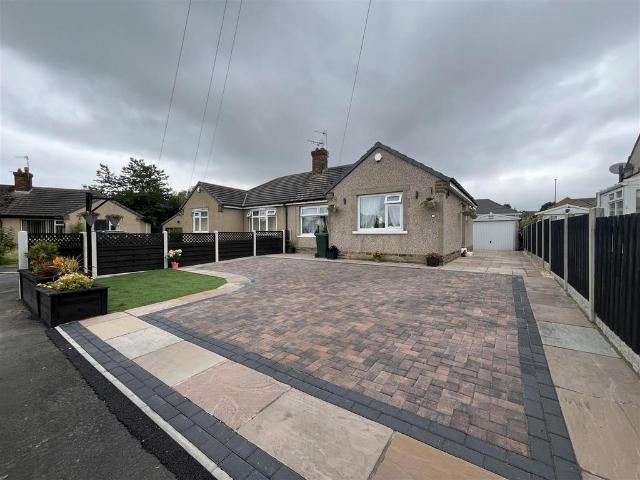 Bungalow for sale in Buttershaw, West Yorkshire