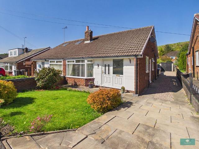 Bungalow for sale in Shaw and Crompton, Pendock