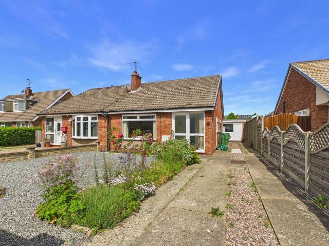 Bungalow for sale in South Cave, Riplingham