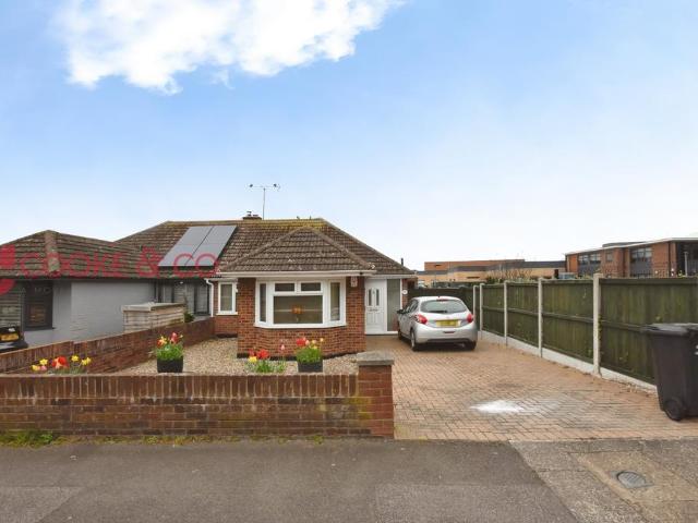 Bungalow for sale in Bromstone, Acol