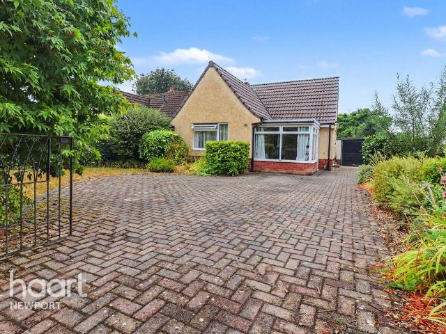 Bungalow for sale in Croesyceiliog, Wales