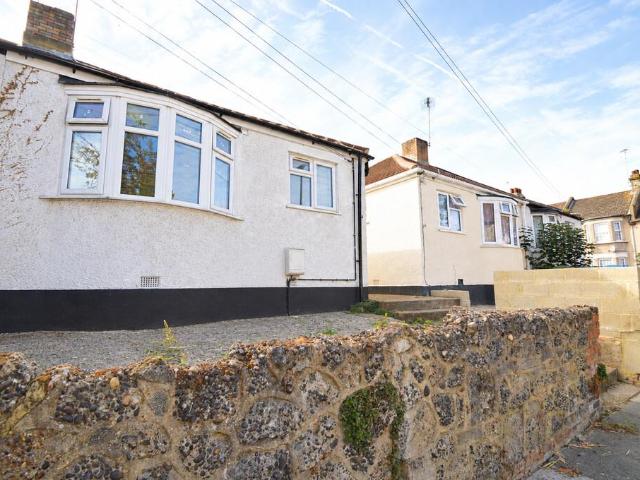Bungalow for sale in Plumstead, Greater London