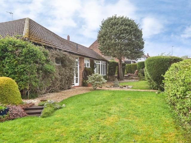 Bungalow for sale in Farsley, West Yorkshire