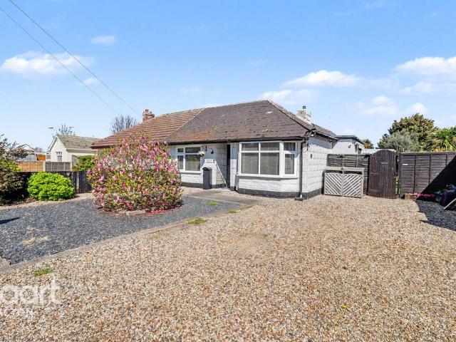 Bungalow for sale in Holland-on-Sea, Dale Hill