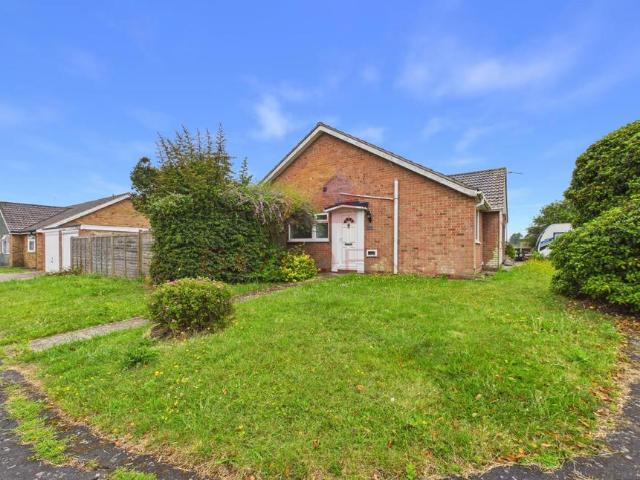 Bungalow for sale in Frinton and Walton, Dale Hill