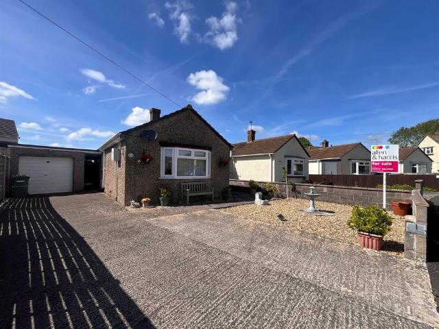 Bungalow for sale in Frome