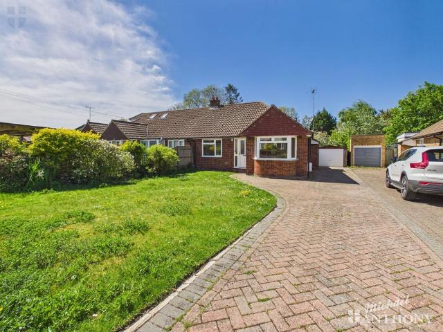 Bungalow for sale in Haddenham, Buckinghamshire