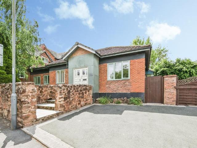Bungalow for sale in Wood End, Gun Hill