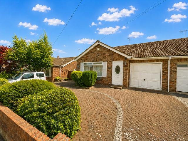 Bungalow for sale in Oad Street, Kent