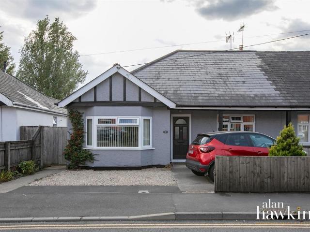 Bungalow for sale in Vastern, Wiltshire