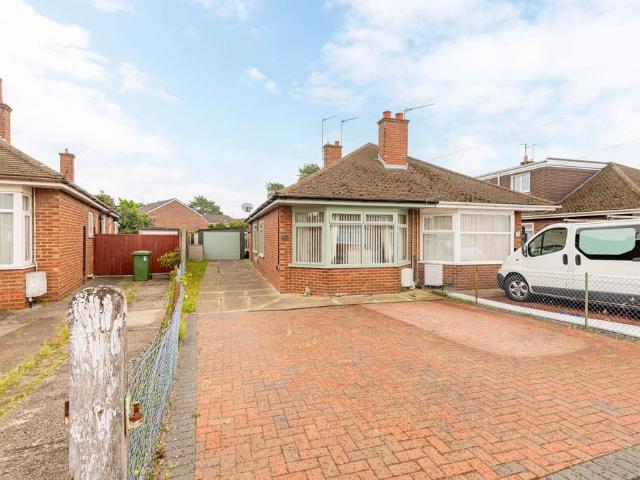 Bungalow for sale in Stokesby, Norfolk