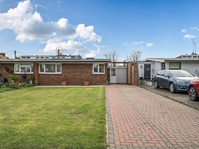 Bungalow for sale in Upchurch, Oad Street
