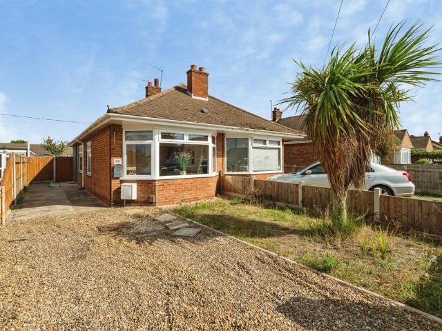 Bungalow for sale in Stokesby, Norfolk