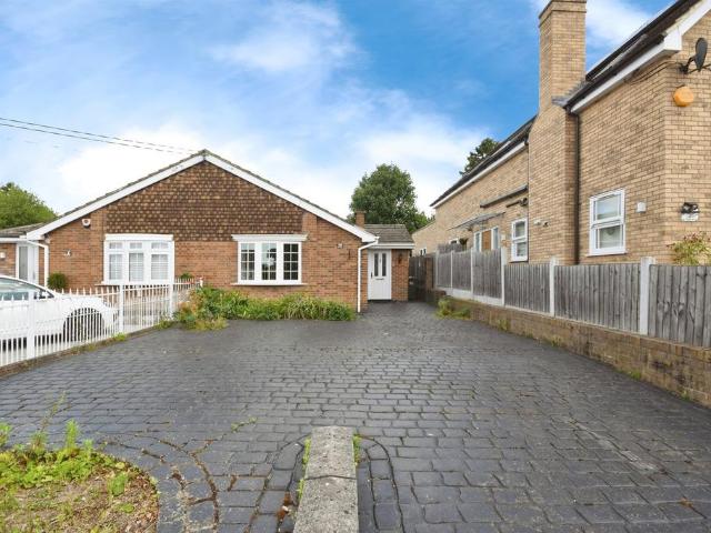 Bungalow for sale in Queens Park, Billericay