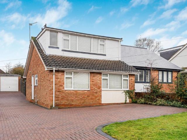 Bungalow for sale in Potters Bar, Hertfordshire