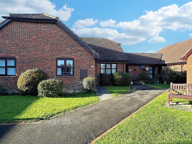 Bungalow for sale in Midway, Kent