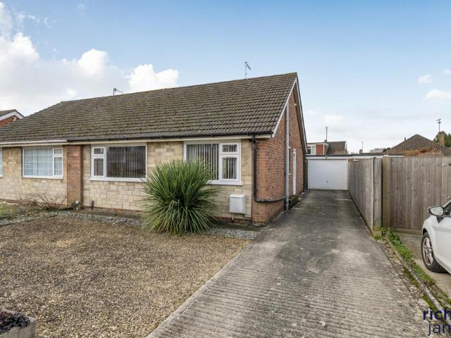 Bungalow for sale in Kingsdown, Swindon