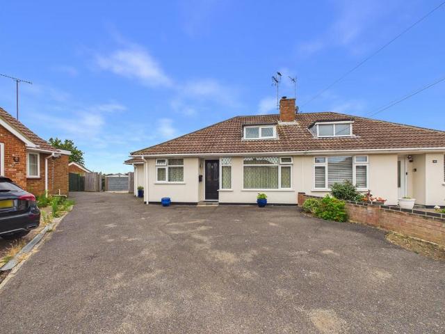Bungalow for sale in Bedgrove, Aylesbury